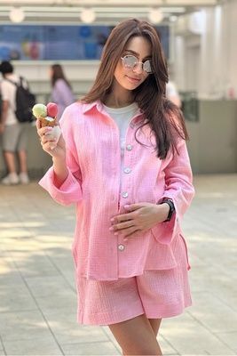 МУСЛІНОВИЙ КОСТЮМ ДЛЯ ВАГІТНИХ 2309(8) 1033 рожевий 43454158109566 фото